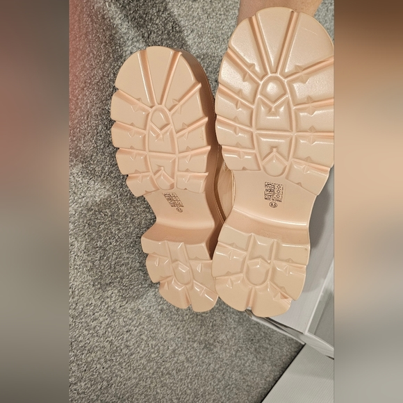 Mata from Lulu's Patent Platform Loafer - Picture 3 of 5